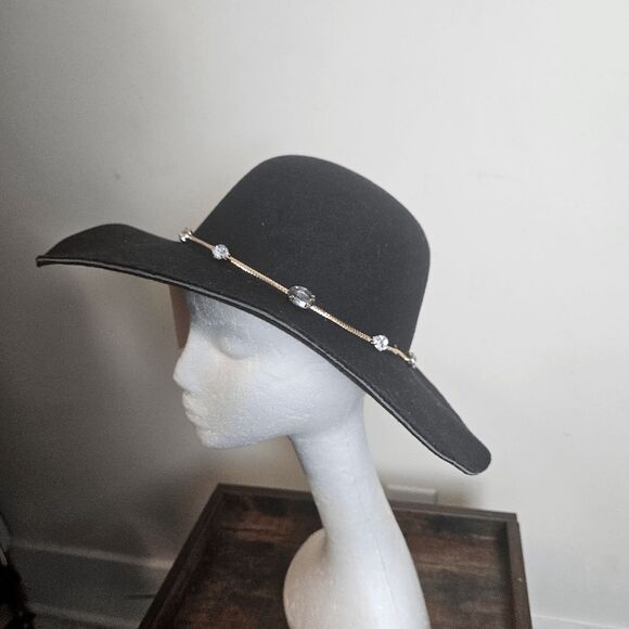Juicy Couture Wide Brim Floppy Hat Bejeweled with Gold Chains NWT Women's Black - Picture 3 of 8